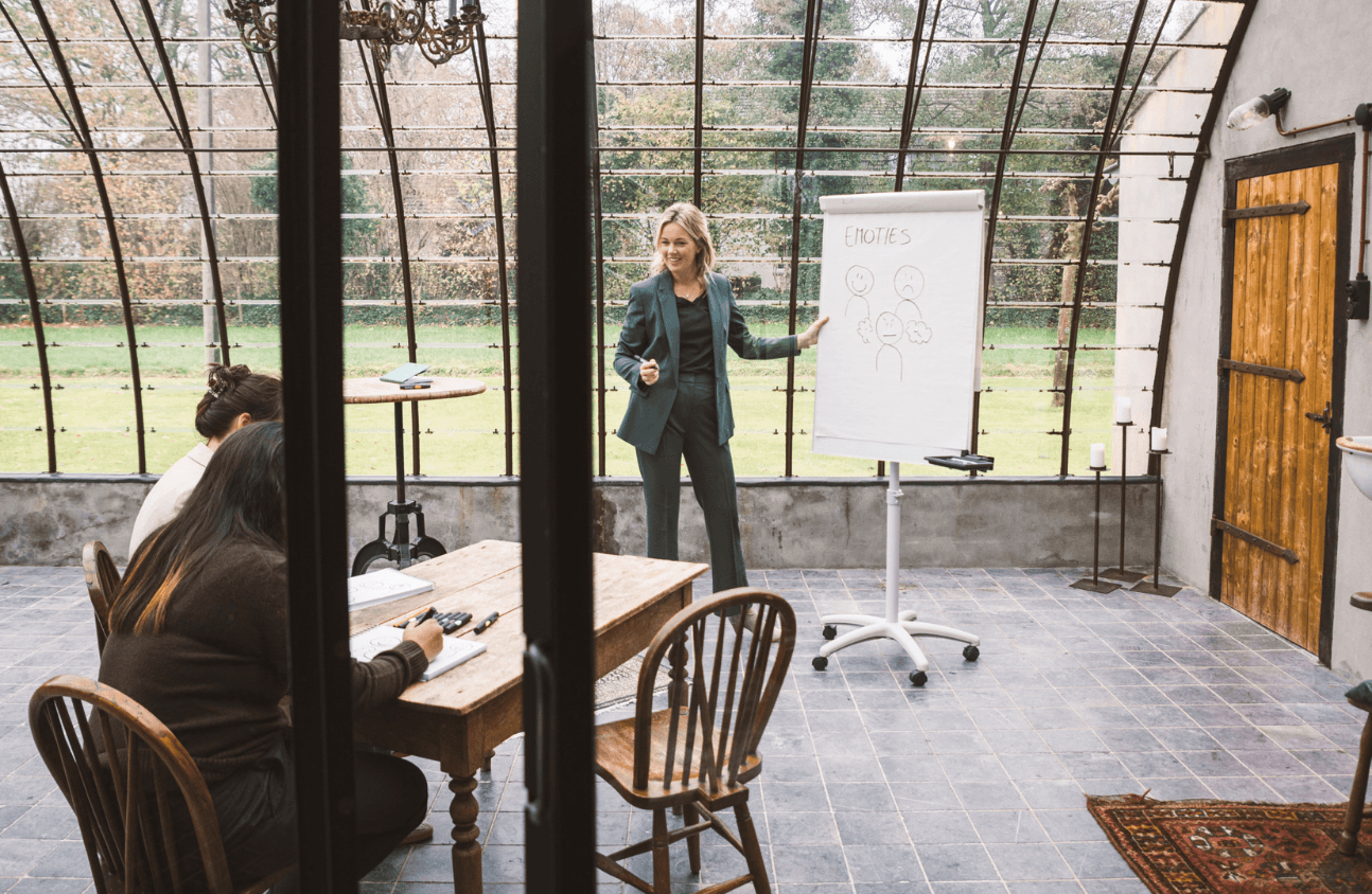 Training van Talent Atelier Twente in de praktijkruimte